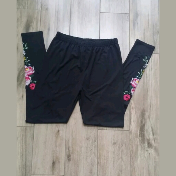 Agnes and Dora Embroidered Leggings Black L, S/M - Picture 4 of 6